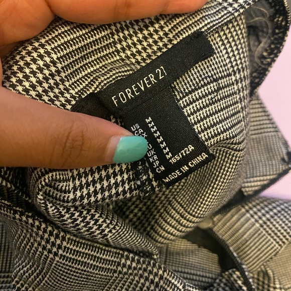 Shorts - Picture 3 of 3